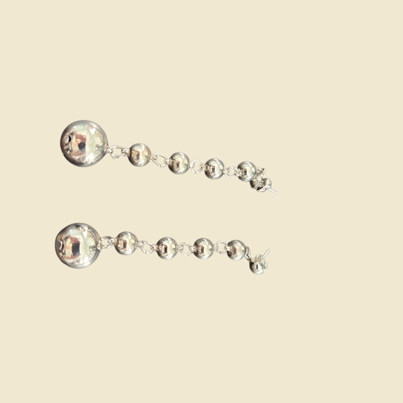 Elegant Silver Beaded Drop Earrings - Picture 3 of 4